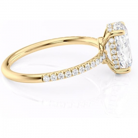 Inel de logodnă Brielle din aur Galben 14kt cu moissanite tăietură ovală – Montură Kamellie joasă rafinată pentru profil jos | Personalizează și configurează gratuit online [1]