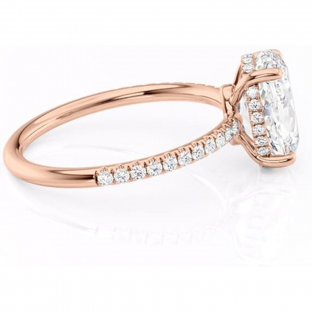 Inel de logodnă Brielle din aur Rose 14kt cu moissanite tăietură ovală – Montură Kamellie joasă rafinată pentru profil jos | Personalizează și configurează gratuit online [1]