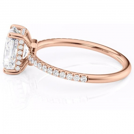 Inel de logodnă Brielle din aur Rose 14kt cu moissanite tăietură radiantă – Montură Kamellie joasă rafinată pentru profil jos | Personalizează și configurează gratuit online [5]