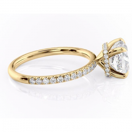 Inel de logodnă Briony din aur Galben 14kt cu moissanite tăietură pernă – Montură pavé rafinată pentru profil înalt | Personalizează și configurează gratuit online [1]