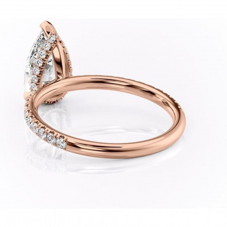 Inel de logodnă Briony din aur Rose 18kt cu moissanite tăietură pară – Montură pavé rafinată pentru profil înalt | Personalizează și configurează gratuit online [3]