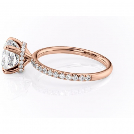 Inel de logodnă Briony din aur Rose 14kt cu moissanite tăietură pernă – Montură pavé rafinată pentru profil înalt | Personalizează și configurează gratuit online [5]