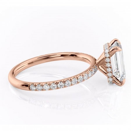 Inel de logodnă Briony din aur Rose 18kt cu moissanite tăietură smarald – Montură pavé rafinată pentru profil înalt | Personalizează și configurează gratuit online [1]