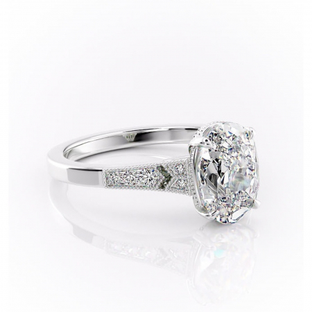 Ovală - Inel de logodnă Caelia din aur Alb 14kt cu moissanite tăietură ovală – Pietre laterale rafinată pentru profil înalt | Personalizează și configurează gratuit online