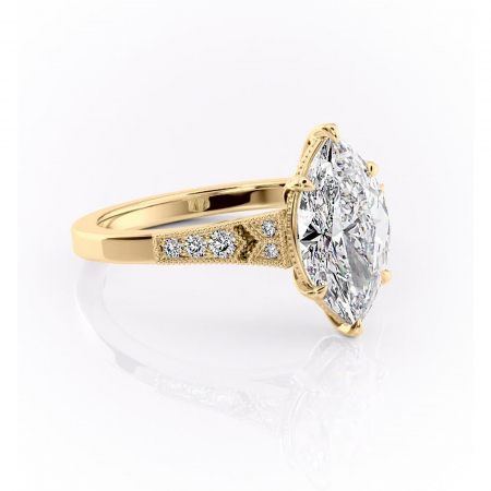 Aur galben - Inel de logodnă Caelia din aur Galben 18kt cu moissanite tăietură marquise – Pietre laterale rafinată pentru profil înalt | Personalizează și configurează gratuit online