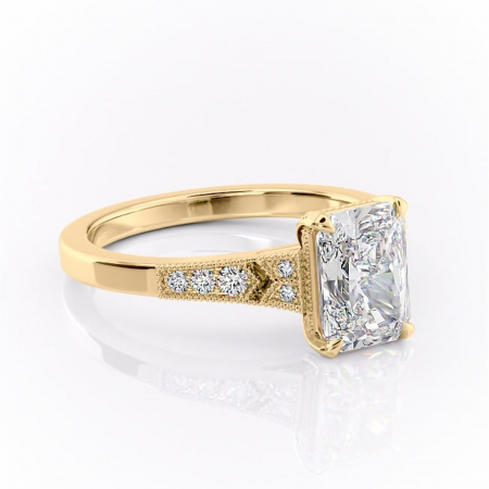 Aur galben - Inel de logodnă Caelia din aur Galben 18kt cu moissanite tăietură radiantă – Pietre laterale rafinată pentru profil înalt | Personalizează și configurează gratuit online