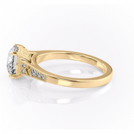 Inel de logodnă Caelia din aur Galben 14kt cu moissanite tăietură rotundă – Pietre laterale rafinată pentru profil înalt | Personalizează și configurează gratuit online [5]