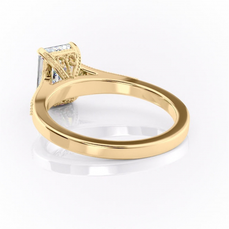 Inel de logodnă Caelia din aur Galben 14kt cu moissanite tăietură smarald – Pietre laterale rafinată pentru profil înalt | Personalizează și configurează gratuit online [3]