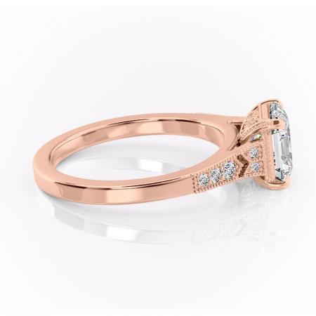 Inel de logodnă Caelia din aur Rose 14kt cu moissanite tăietură asscher – Pietre laterale rafinată pentru profil înalt | Personalizează și configurează gratuit online [1]