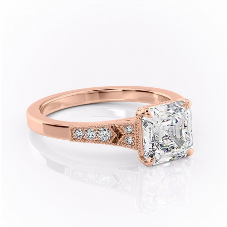 Aur roz - Inel de logodnă Caelia din aur Rose 18kt cu moissanite tăietură asscher – Pietre laterale rafinată pentru profil înalt | Personalizează și configurează gratuit online