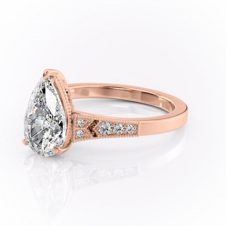 Inel de logodnă Caelia din aur Rose 14kt cu moissanite tăietură pară – Pietre laterale rafinată pentru profil înalt | Personalizează și configurează gratuit online [6]