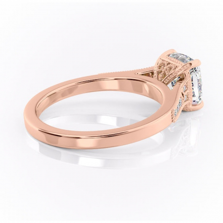 Inel de logodnă Caelia din aur Rose 14kt cu moissanite tăietură pernă – Pietre laterale rafinată pentru profil înalt | Personalizează și configurează gratuit online [2]