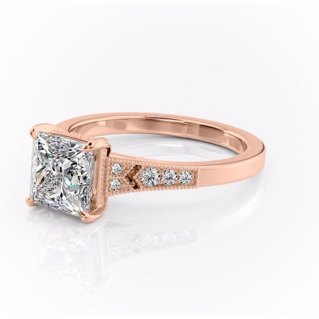 Inel de logodnă Caelia din aur Rose 14kt cu moissanite tăietură princess – Pietre laterale rafinată pentru profil înalt | Personalizează și configurează gratuit online [6]