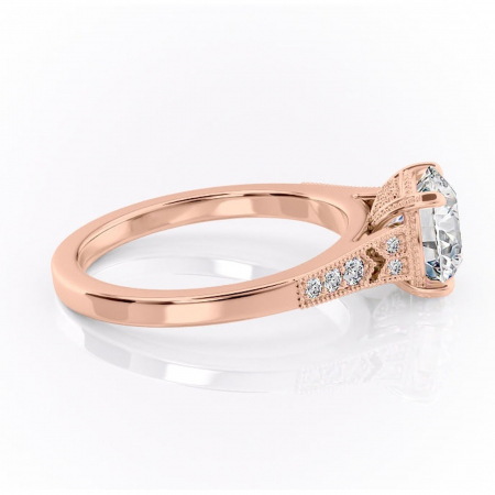 Inel de logodnă Caelia din aur Rose 14kt cu moissanite tăietură rotundă – Pietre laterale rafinată pentru profil înalt | Personalizează și configurează gratuit online [1]