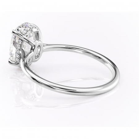 Inel de logodnă Camellia din aur Alb 14kt cu moissanite tăietură ovală – Solitar rafinată pentru profil jos | Personalizează și configurează gratuit online [4]