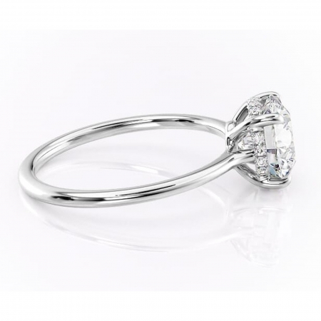 Inel de logodnă Camellia din aur Alb 14kt cu moissanite tăietură rotundă – Solitar rafinată pentru profil jos | Personalizează și configurează gratuit online [1]