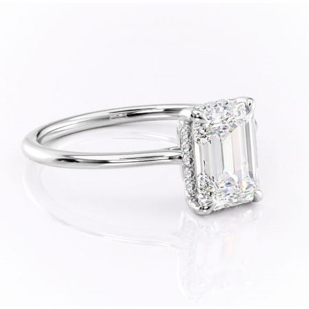 Smarald - Inel de logodnă Camellia din aur Alb 14kt cu moissanite tăietură smarald – Solitar rafinată pentru profil jos | Personalizează și configurează gratuit online