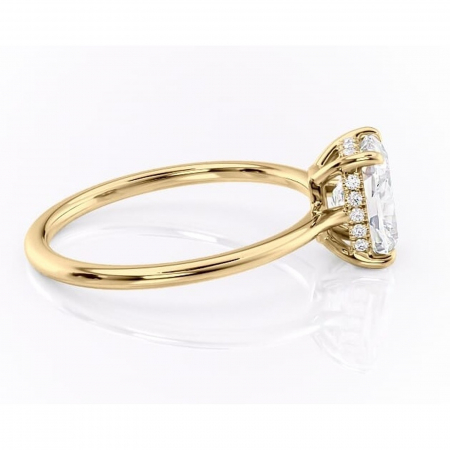Inel de logodnă Camellia din aur Galben 14kt cu moissanite tăietură pernă – Solitar rafinată pentru profil jos | Personalizează și configurează gratuit online [1]