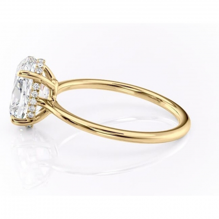 Inel de logodnă Camellia din aur Galben 18kt cu moissanite tăietură ovală – Solitar rafinată pentru profil jos | Personalizează și configurează gratuit online [5]
