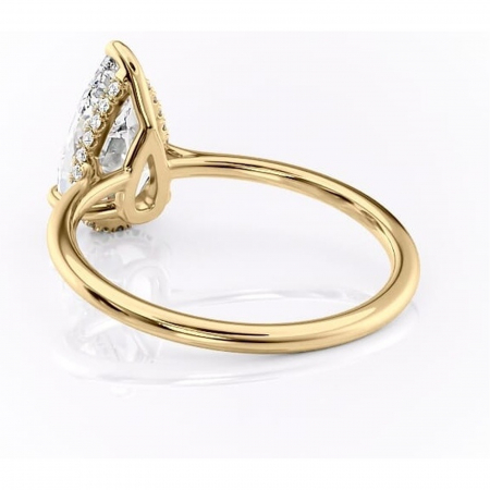 Inel de logodnă Camellia din aur Galben 14kt cu moissanite tăietură pară – Solitar rafinată pentru profil jos | Personalizează și configurează gratuit online [3]