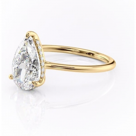 Inel de logodnă Camellia din aur Galben 14kt cu moissanite tăietură pară – Solitar rafinată pentru profil jos | Personalizează și configurează gratuit online [6]