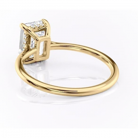 Inel de logodnă Camellia din aur Galben 14kt cu moissanite tăietură smarald – Solitar rafinată pentru profil jos | Personalizează și configurează gratuit online [3]