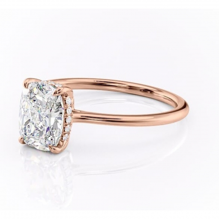 Inel de logodnă Camellia din aur Rose 14kt cu moissanite tăietură pernă – Solitar rafinată pentru profil jos | Personalizează și configurează gratuit online [6]