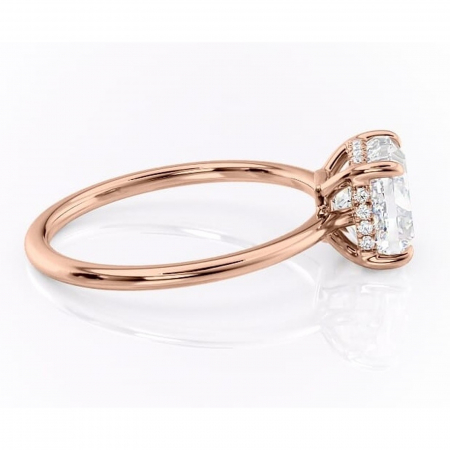 Inel de logodnă Camellia din aur Rose 18kt cu moissanite tăietură pernă – Solitar rafinată pentru profil jos | Personalizează și configurează gratuit online [1]