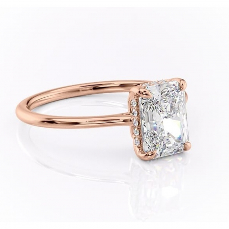 Aur roz - Inel de logodnă Camellia din aur Rose 18kt cu moissanite tăietură radiantă – Solitar rafinată pentru profil jos | Personalizează și configurează gratuit online