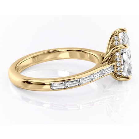 Inel de logodnă Catherine din aur Galben 18kt cu moissanite tăietură pară – Montură cu canal rafinată pentru profil înalt | Personalizează și configurează gratuit online [1]