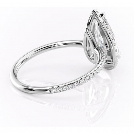 Inel de logodnă Celeste din aur Alb 14kt cu moissanite tăietură pară – Halo rafinată pentru profil mediu | Personalizează și configurează gratuit online [2]