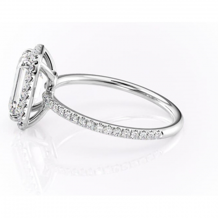 Inel de logodnă Celeste din aur Alb 14kt cu moissanite tăietură smarald – Halo rafinată pentru profil mediu | Personalizează și configurează gratuit online [5]