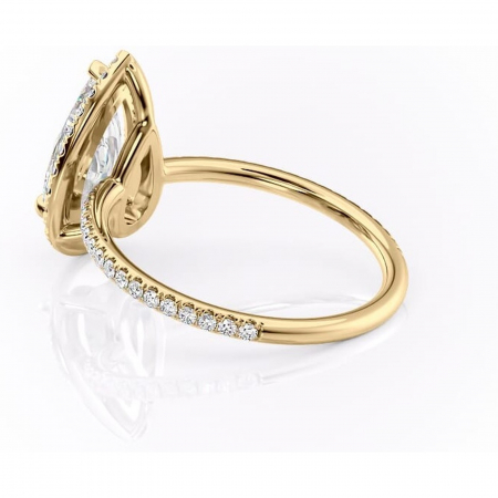 Inel de logodnă Celeste din aur Galben 14kt cu moissanite tăietură pară – Halo rafinată pentru profil mediu | Personalizează și configurează gratuit online [4]