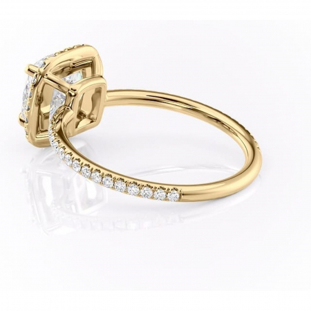 Inel de logodnă Celeste din aur Galben 14kt cu moissanite tăietură pernă – Halo rafinată pentru profil mediu | Personalizează și configurează gratuit online [4]