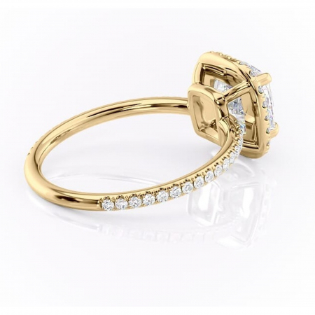 Inel de logodnă Celeste din aur Galben 14kt cu moissanite tăietură pernă – Halo rafinată pentru profil mediu | Personalizează și configurează gratuit online [2]
