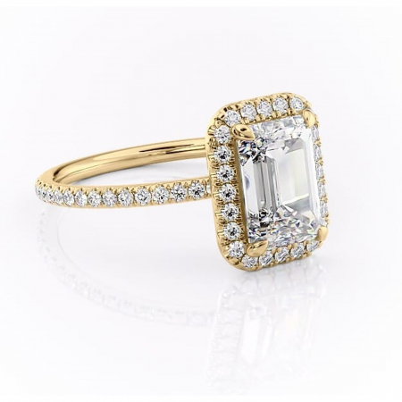Aur galben - Inel de logodnă Celeste din aur Galben 18kt cu moissanite tăietură smarald – Halo rafinată pentru profil mediu | Personalizează și configurează gratuit online