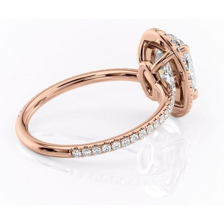Inel de logodnă Celeste din aur Rose 14kt cu moissanite tăietură ovală – Halo rafinată pentru profil mediu | Personalizează și configurează gratuit online [2]