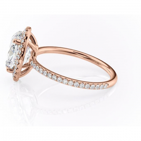 Inel de logodnă Celeste din aur Rose 14kt cu moissanite tăietură ovală – Halo rafinată pentru profil mediu | Personalizează și configurează gratuit online [5]