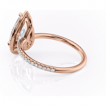 Inel de logodnă Celeste din aur Rose 14kt cu moissanite tăietură pară – Halo rafinată pentru profil mediu | Personalizează și configurează gratuit online [4]