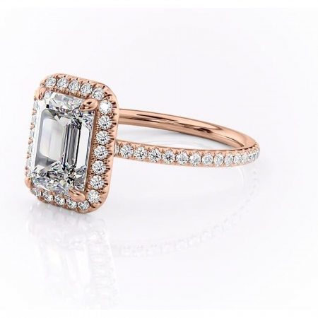 Inel de logodnă Celeste din aur Rose 14kt cu moissanite tăietură smarald – Halo rafinată pentru profil mediu | Personalizează și configurează gratuit online [6]