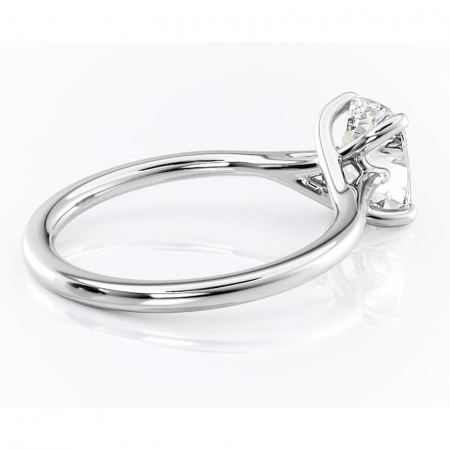 Inel de logodnă Charlotte din aur Alb 14kt cu moissanite tăietură pernă – Solitar rafinată pentru profil mediu | Personalizează și configurează gratuit online [2]