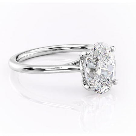 Ovală - Inel de logodnă Charlotte din aur Alb 14kt cu moissanite tăietură ovală – Solitar rafinată pentru profil mediu | Personalizează și configurează gratuit online