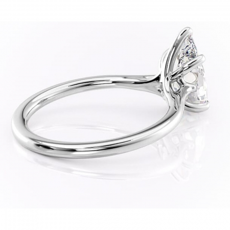 Inel de logodnă Charlotte din aur Alb 14kt cu moissanite tăietură pară – Solitar rafinată pentru profil mediu | Personalizează și configurează gratuit online [2]