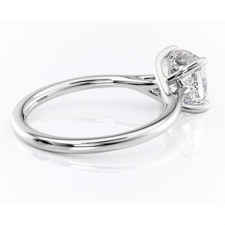 Inel de logodnă Charlotte din aur Alb 14kt cu moissanite tăietură pernă – Solitar rafinată pentru profil mediu | Personalizează și configurează gratuit online [2]