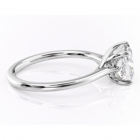 Inel de logodnă Charlotte din aur Alb 14kt cu moissanite tăietură pernă – Solitar rafinată pentru profil mediu | Personalizează și configurează gratuit online [1]