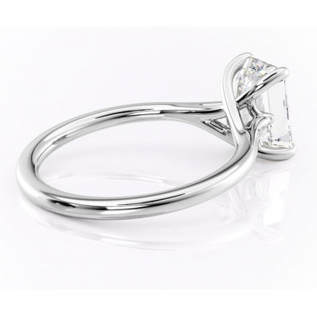 Inel de logodnă Charlotte din aur Alb 14kt cu moissanite tăietură smarald – Solitar rafinată pentru profil mediu | Personalizează și configurează gratuit online [2]