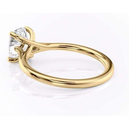 Inel de logodnă Charlotte din aur Galben 14kt cu moissanite tăietură pernă – Solitar rafinată pentru profil mediu | Personalizează și configurează gratuit online [4]