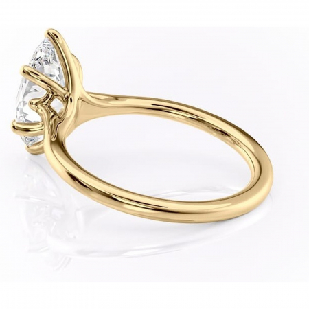 Inel de logodnă Charlotte din aur Galben 14kt cu moissanite tăietură marquise – Solitar rafinată pentru profil mediu | Personalizează și configurează gratuit online [4]