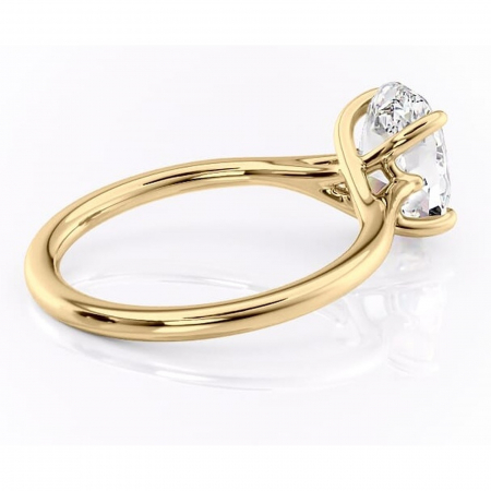Inel de logodnă Charlotte din aur Galben 14kt cu moissanite tăietură ovală – Solitar rafinată pentru profil mediu | Personalizează și configurează gratuit online [2]