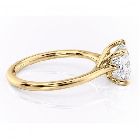 Inel de logodnă Charlotte din aur Galben 14kt cu moissanite tăietură princess – Solitar rafinată pentru profil mediu | Personalizează și configurează gratuit online [1]